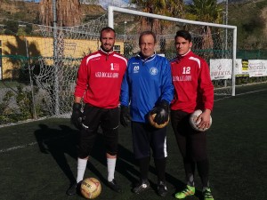 In posa prima del match i portieri Leonardi e Fosso insieme a mister Borgia