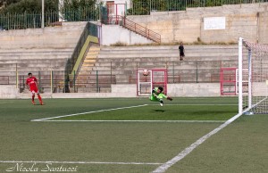 Campagna, portiere dell'Isola, ha più volte salvato i suoi, soprattutto nel primo tempo