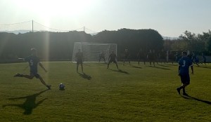 Una punizione calciata da Buda nel corso del secondo tempo