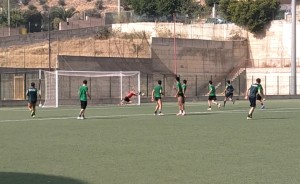 Un calcio piazzato di Sapone nel primo tempo, Cannizzaro in tuffo manda in corner