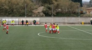 L'esultanza biancorossa al gol di Francesco Triolo