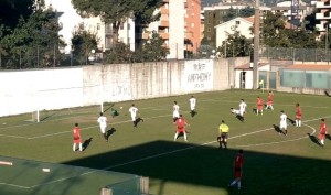 Destro di Tossi respinto dal portiere al 42' del primo tempo