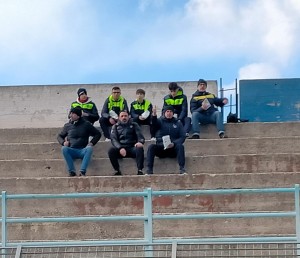 Alcuni componenti della "delegazione" dell'Under 15 biancorossa, presenti a Monasterace per fare il tifo